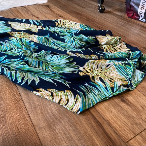 Jessica Taylor dress with a tropical leaf pattern, 100% rayon - Picture 8 of 8